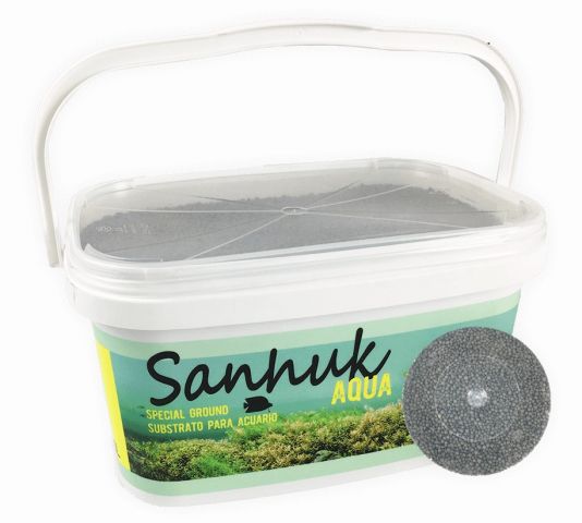 Arena Diatomea Sannuk Negra cubo 5,5L